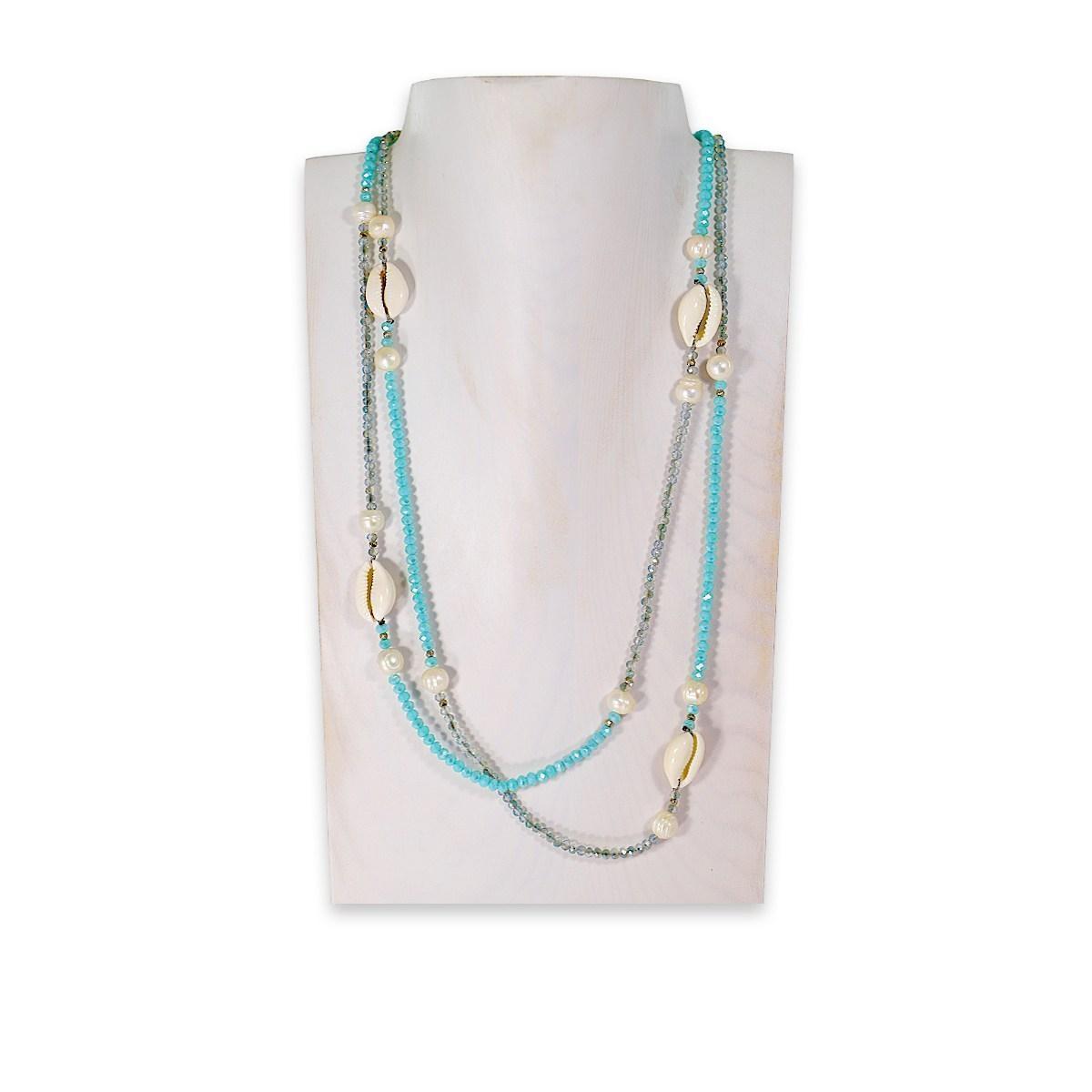 Collana montata in cristallo azzurro acquamarina, perle di fiume e paguro